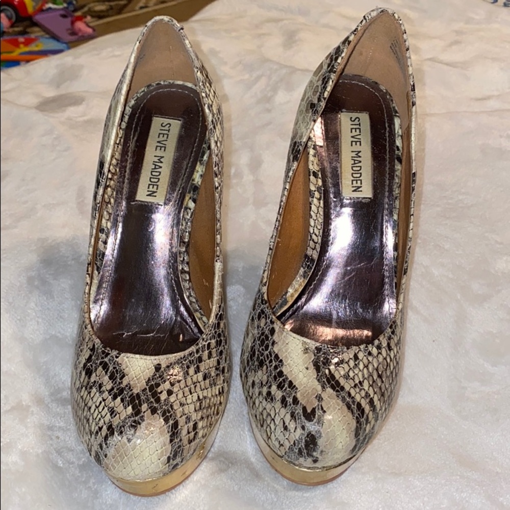 Steve Madden Snakeskin pattern Heels